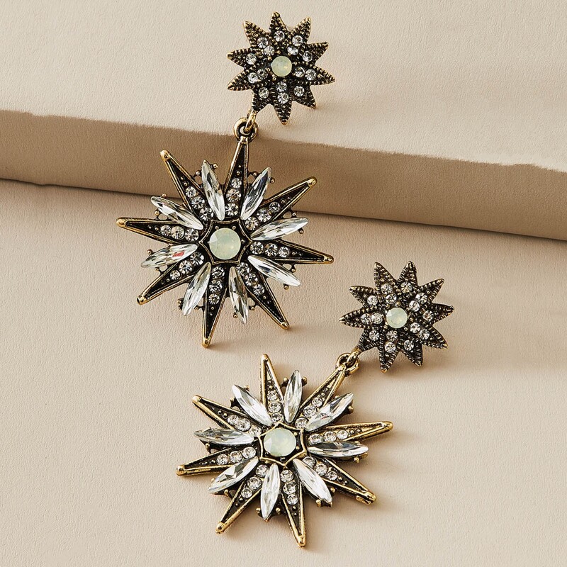 

1pair Rhinestone Engraved Flower Design Drop Earrings, Gold