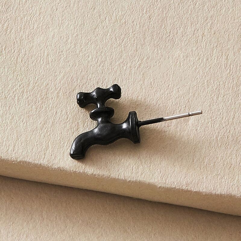 

1pc Guys Faucet Design Stud Earring, Black