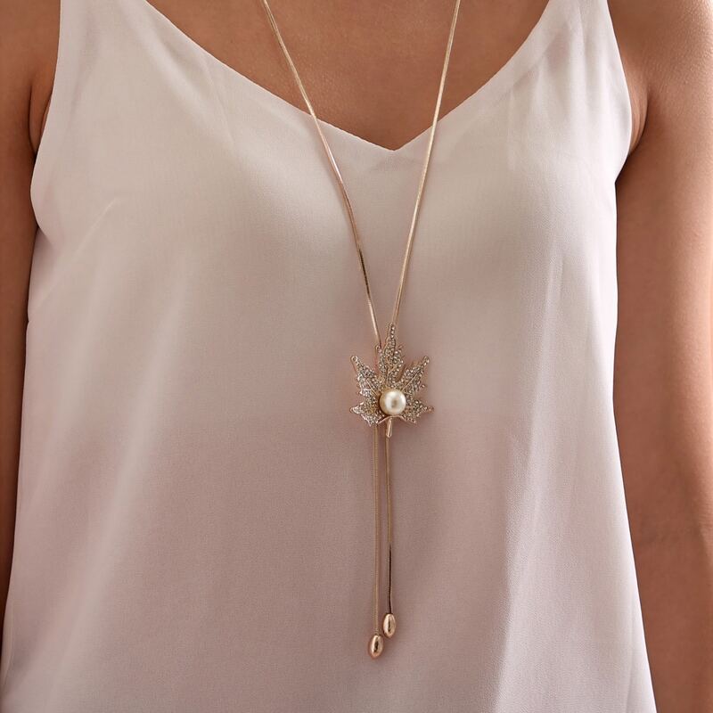 

1pc Rhinestone & Faux Pearl Decor Maple Leaf Charm Y Lariat Necklace, Gold