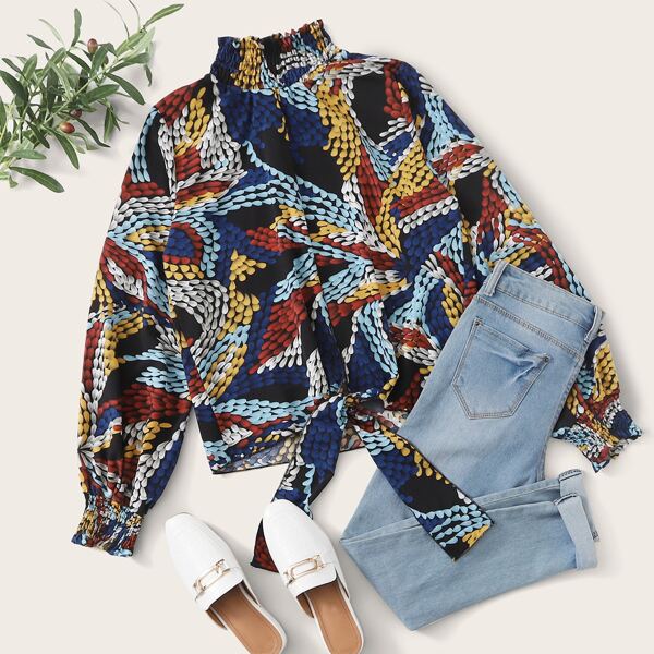 

Allover Print Shirred Neck Knot Hem Blouse, Multicolor