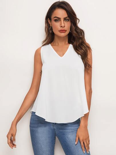 Top bajo curvo escote V