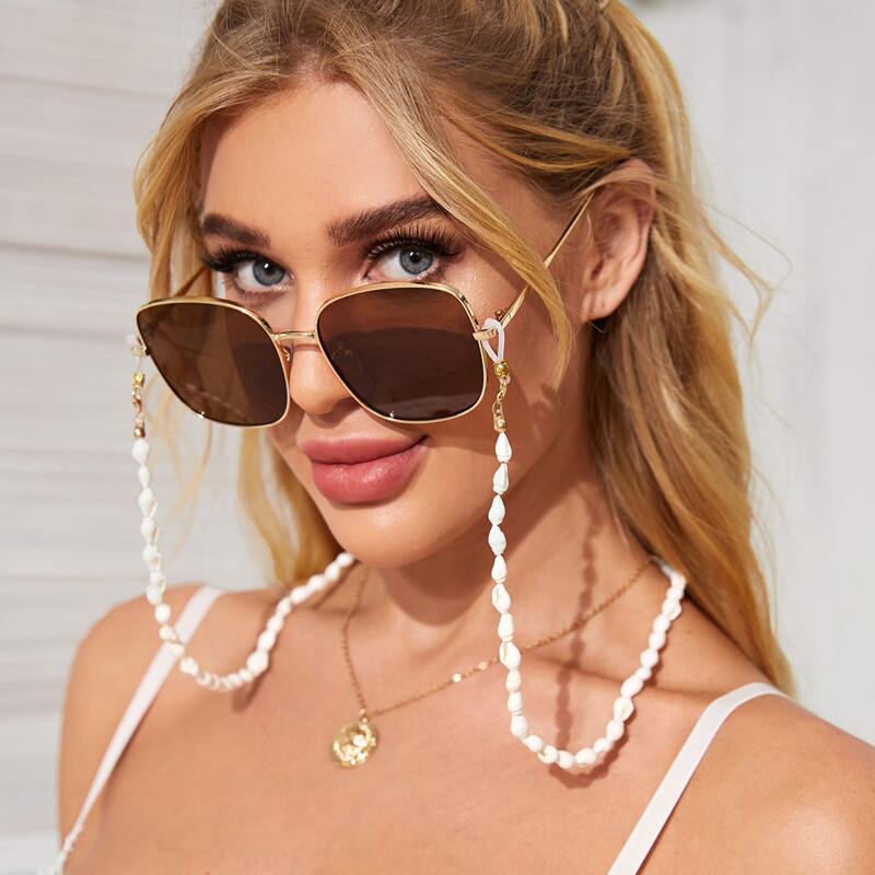 

Shell Beaded Glasses Chain, White