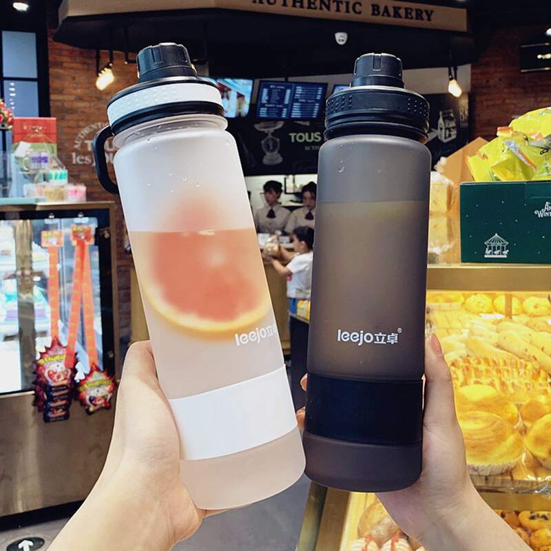 

1pc Matte Plastic Bottle, Black and white