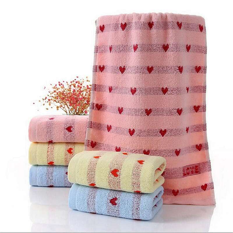 

1pc Heart Embroidery Towel, Multicolor