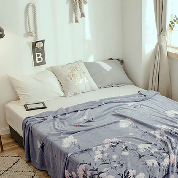 

Flower Print Blanket, Grey