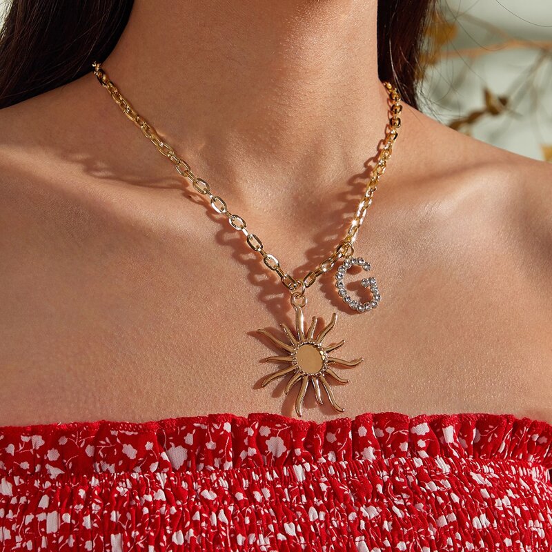 

1pc Sun & Rhinestone Engraved Letter Charm Necklace, Gold