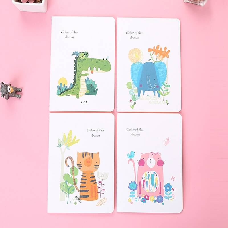 

4pcs Cartoon Print Cover Random Notebook