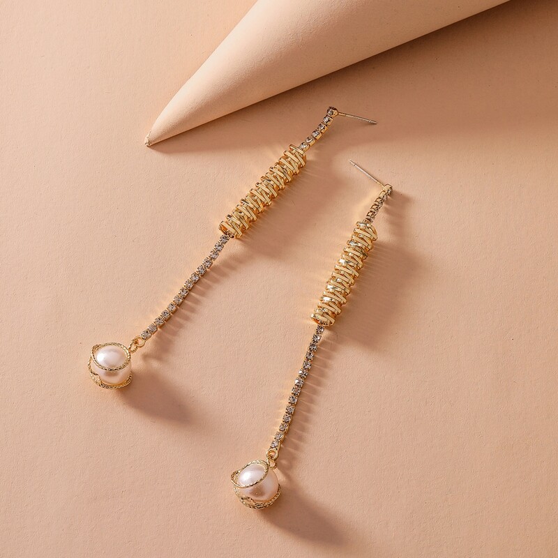 

1pair Rhinestone Engraved Faux Pearl Decor Drop Earrings, Gold