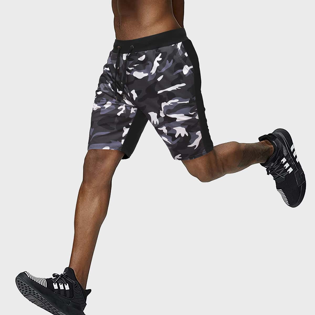 

Guys Contrast Camo Drawstring Waist Shorts, Multicolor
