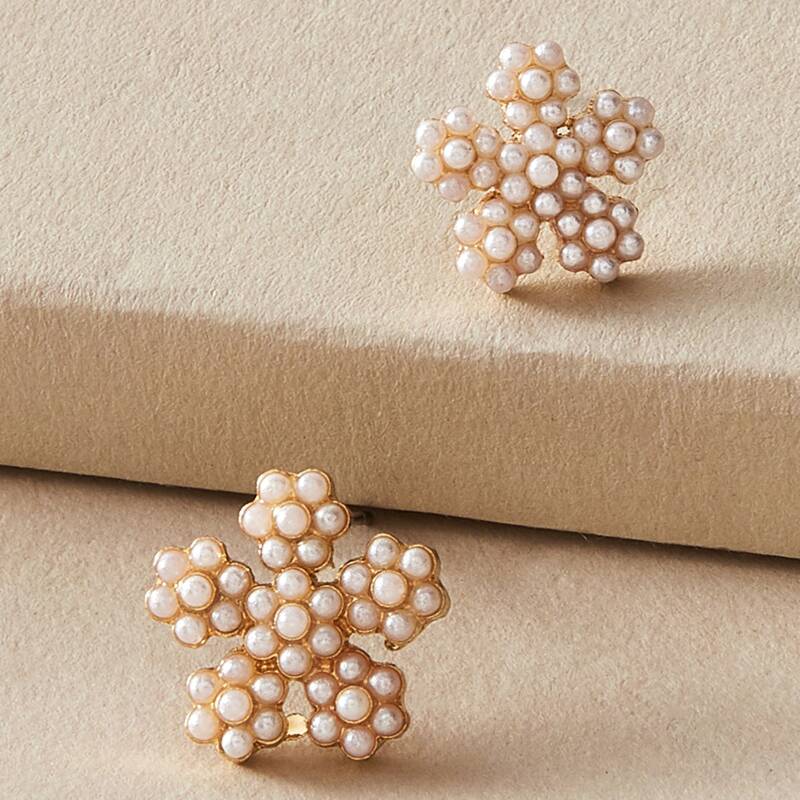 

1pair Faux Pearl Floral Stud Earrings, Beige