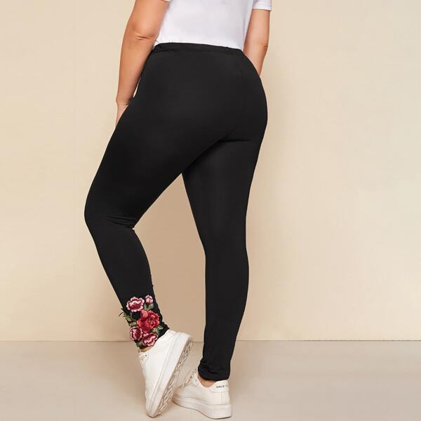 

Plus Floral Embroidery Patched Leggings, Black