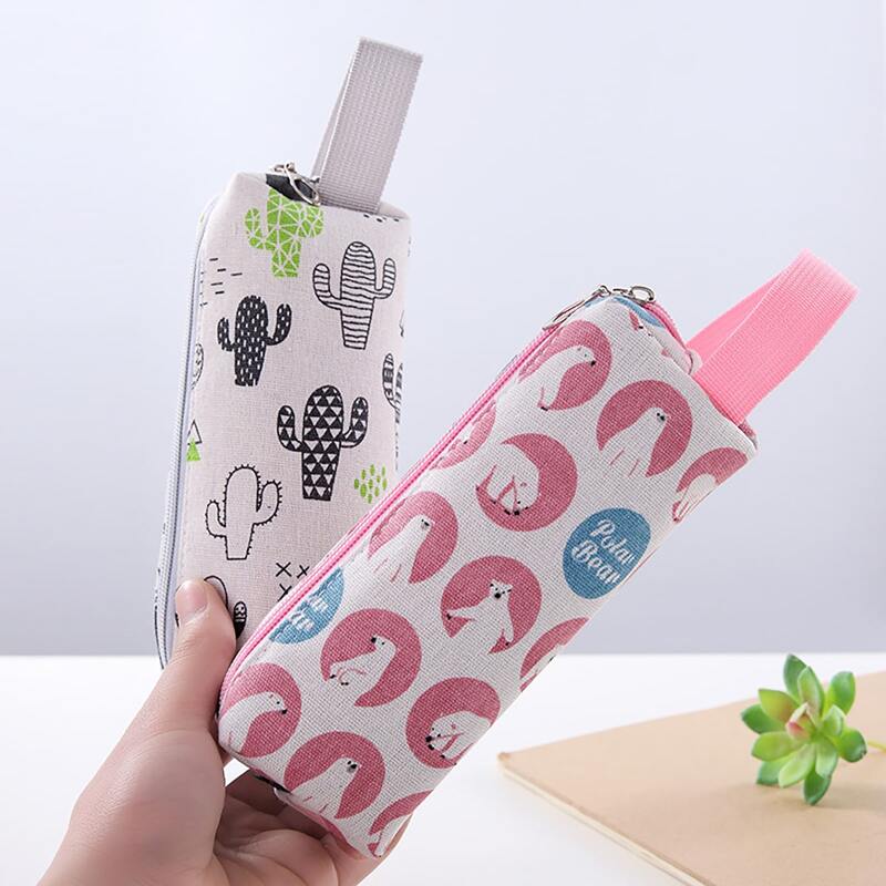 

1pc Cartoon Graphic Random Pencil Case