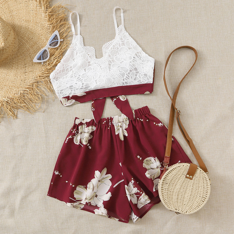 

Guipure Lace Tie Back Crop Cami & Floral Shorts, Burgundy
