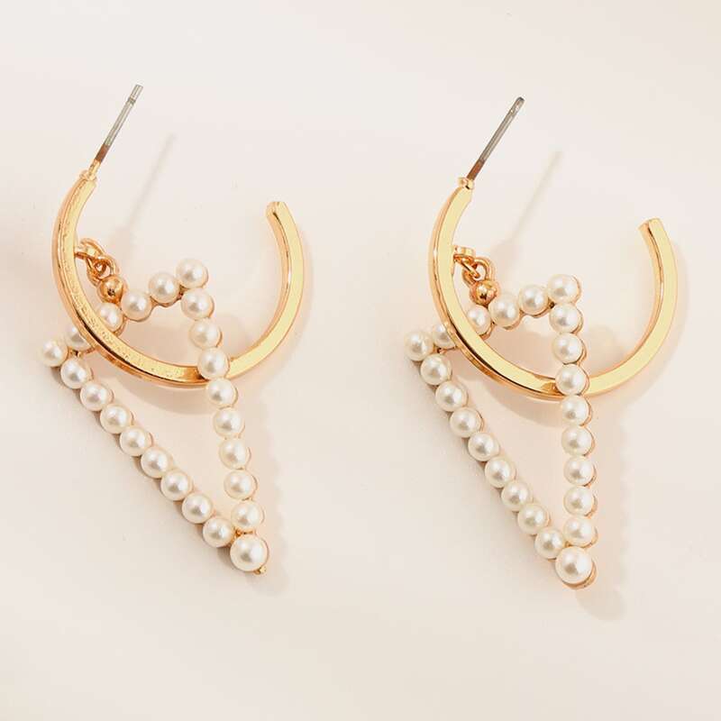 

1pair Faux Pearl Engraved Triangle Decor Drop Earrings, Gold