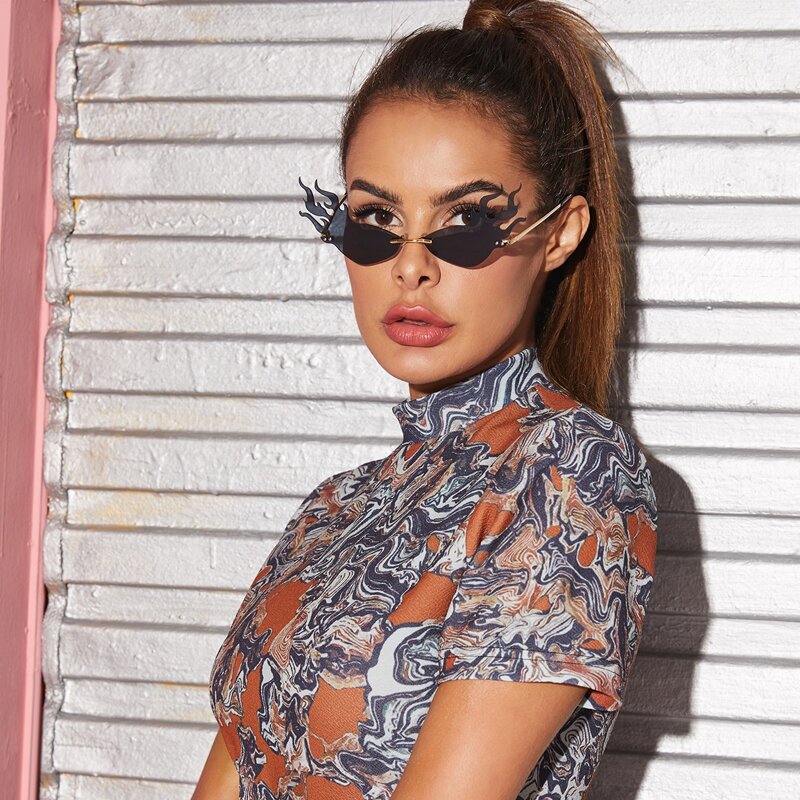 

Flame Shaped Lens Sunglasses