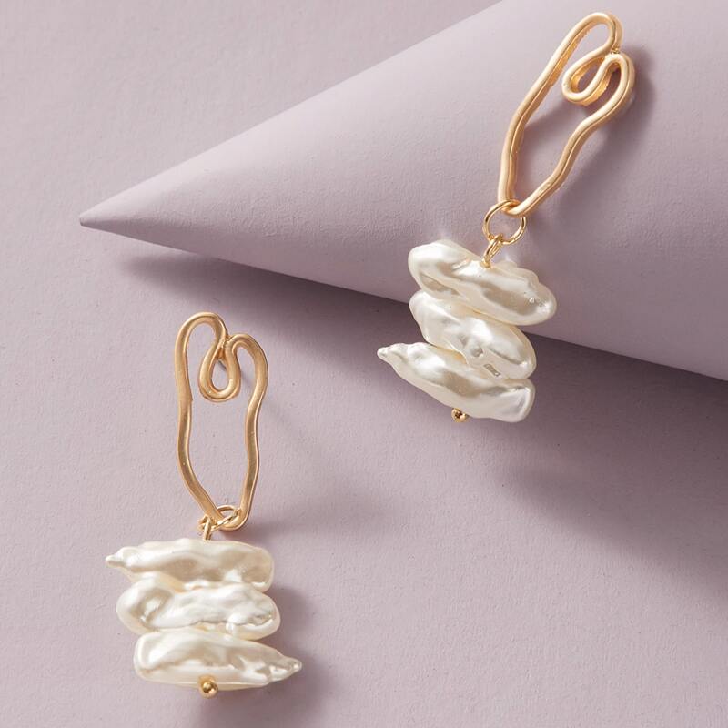 

1pair Hollow Out Faux Pearl Beaded Drop Earrings, White