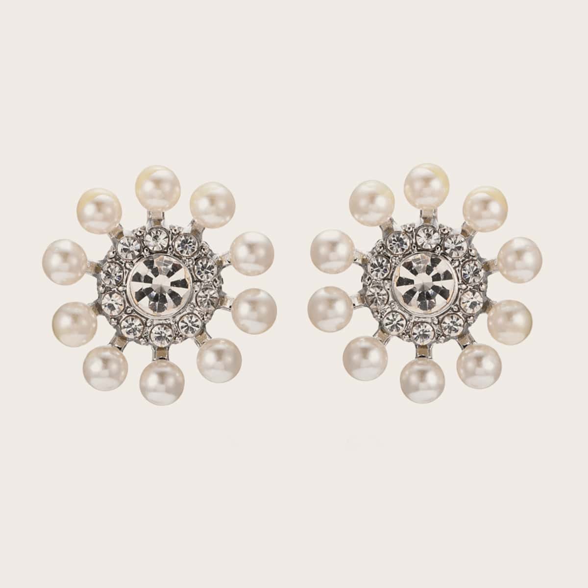 

1pair Faux Pearl & Rhinestone Engraved Stud Earrings, Silver