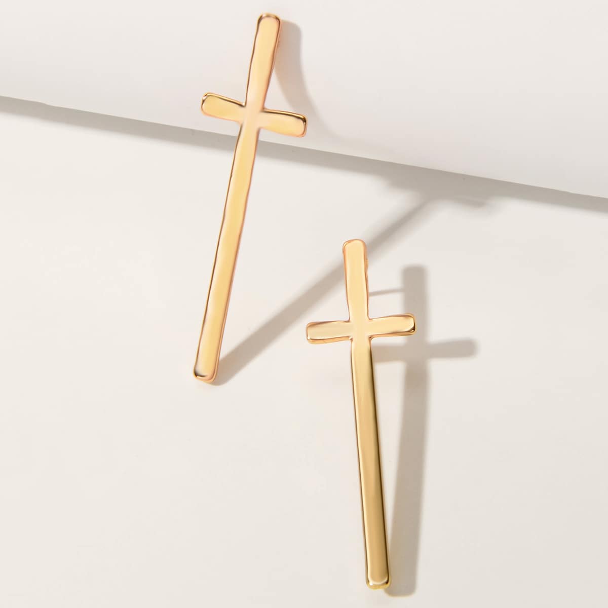 

1pair Cross Design Stud Earrings, Gold
