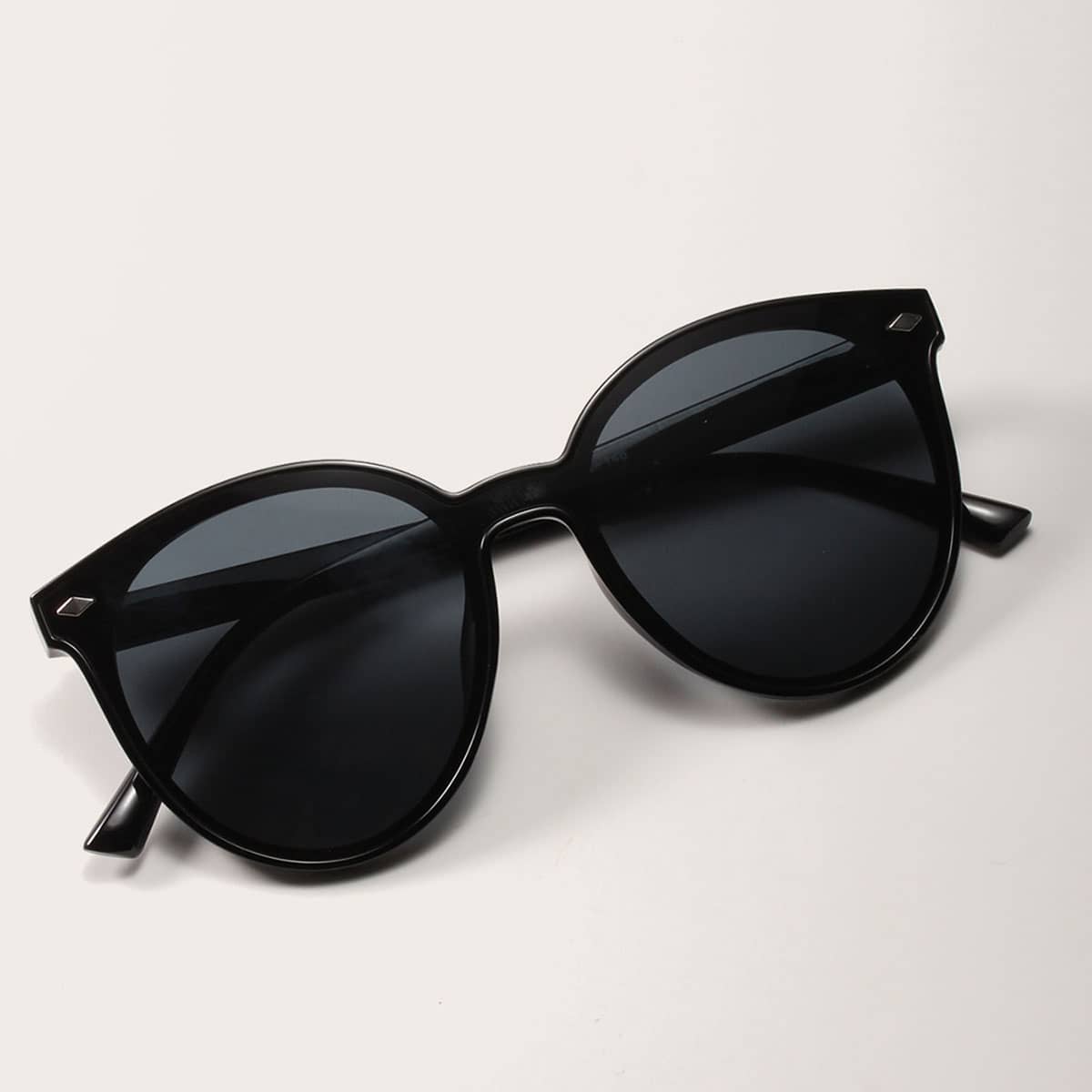 

Acrylic Frame Sunglasses With Case