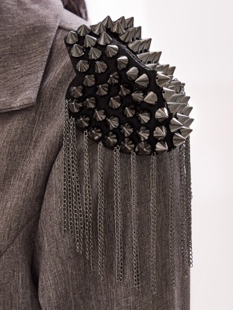 2 st. Broscher Nitdekor Toffshänge