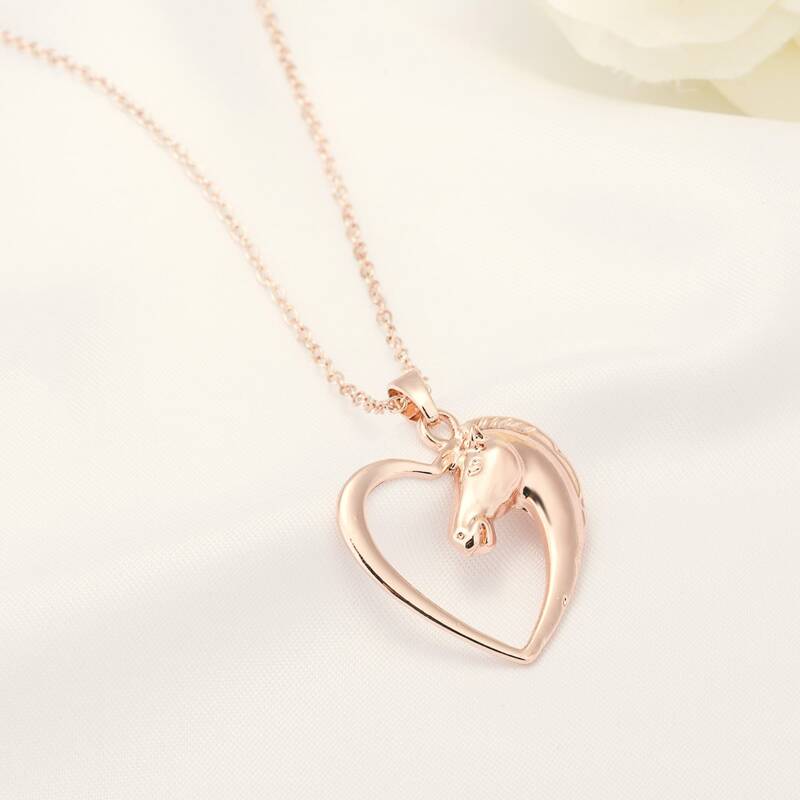 

1pc Heart & Horse Charm Necklace, Gold