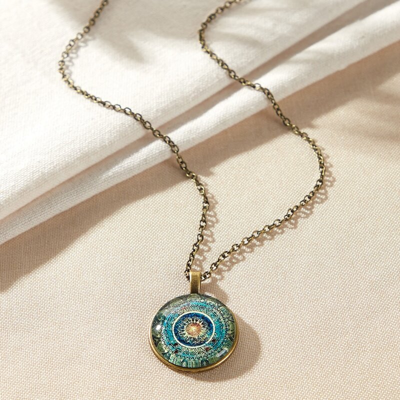 

1pc Round Charm Necklace, Multicolor