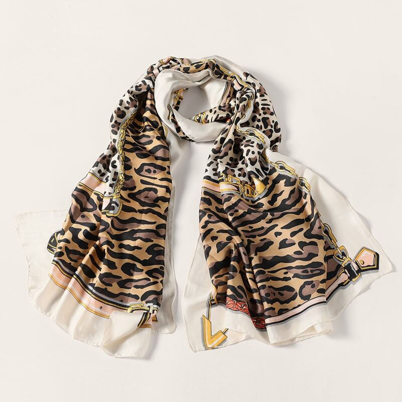 

Leopard Pattern Scarf, Multicolor