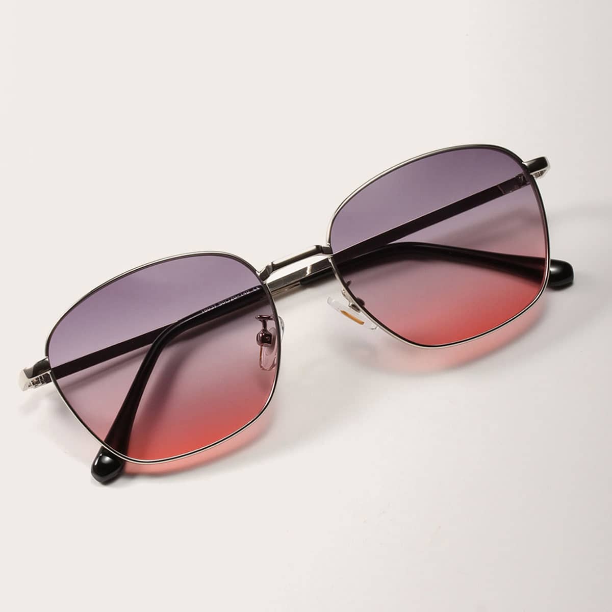 

Metal Frame Gradient Lens Sunglasses With Case, Multicolor