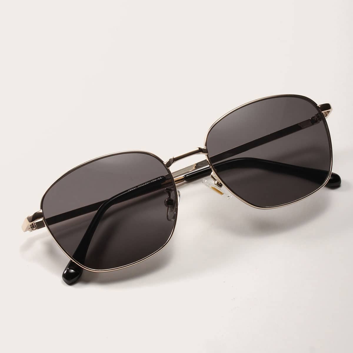 

Metal Frame Sunglasses With Case, Black