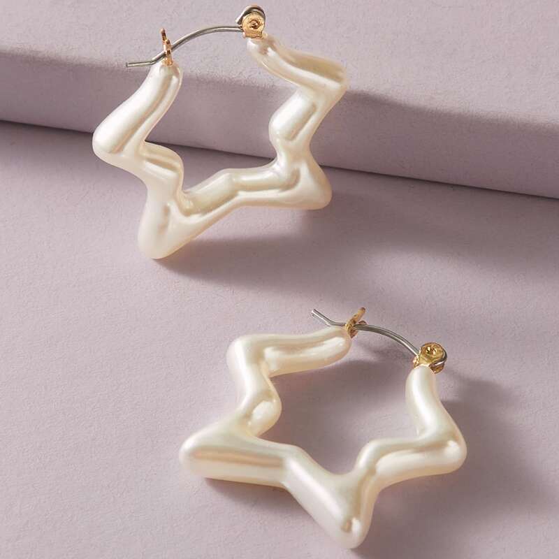 

1pair Hollow Out Star Design Earrings, White