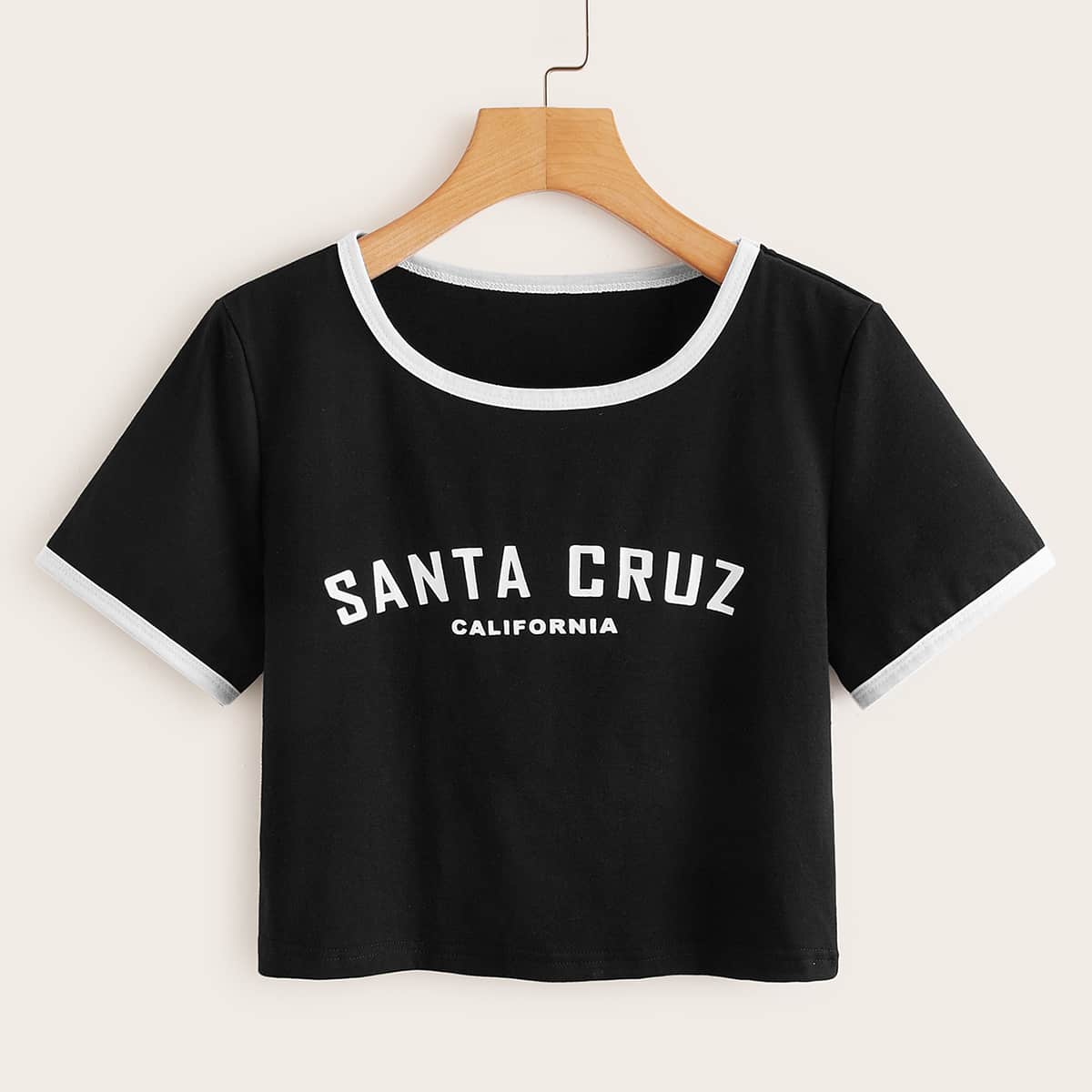 

Letter Graphic Crop Tee, Black