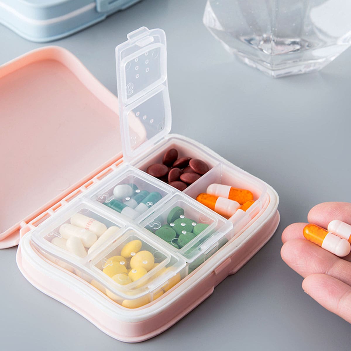 

1pc Pill Storage Box, Multicolor