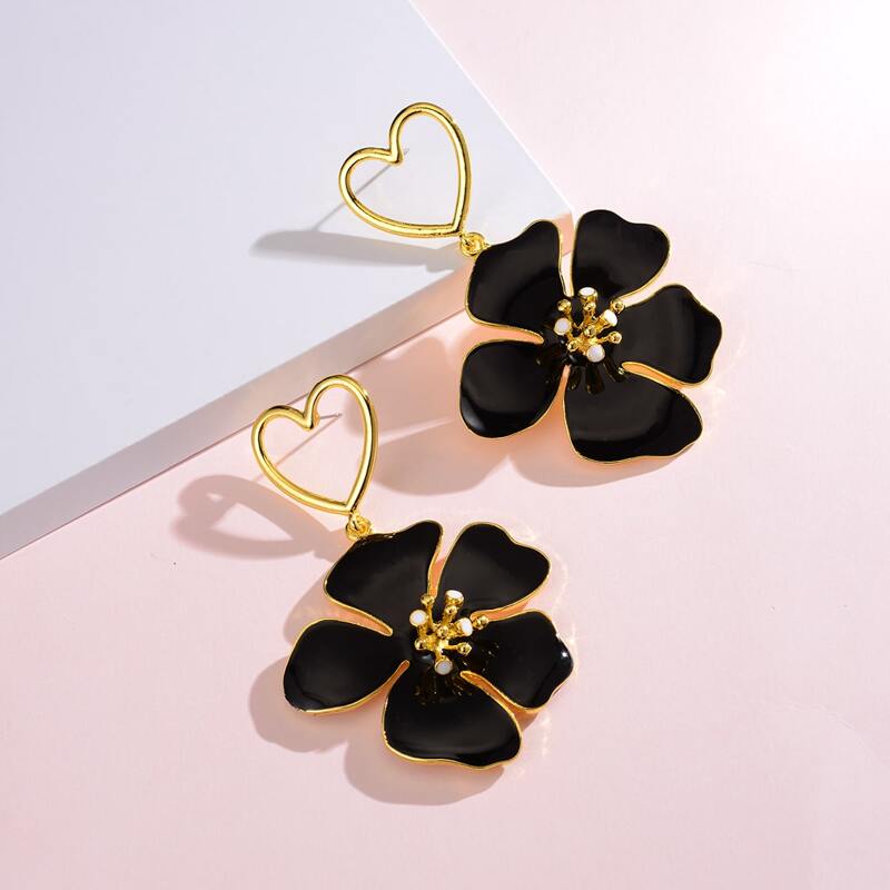 

1pair Flower & Heart Decor Drop Earrings, Black