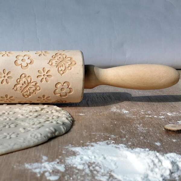 

Скалка с полыми цветками 1шт