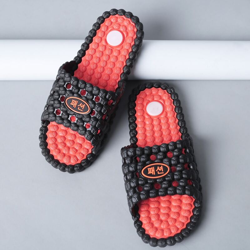 

Guys Non-slip Colorblock Slippers, Black