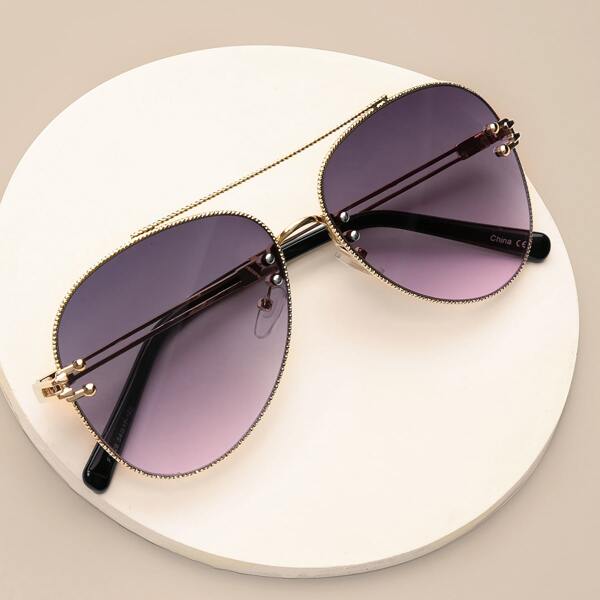 

Metal Frame Large Aviator Style Sunglasses, Purple