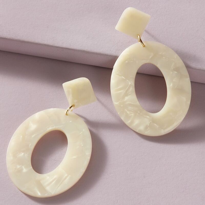 

1pair Hollow Out Geometric Drop Earrings, White