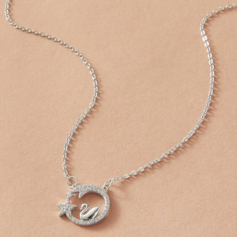 

1pc Rhinestone Engraved Swan Charm Necklace, Silver