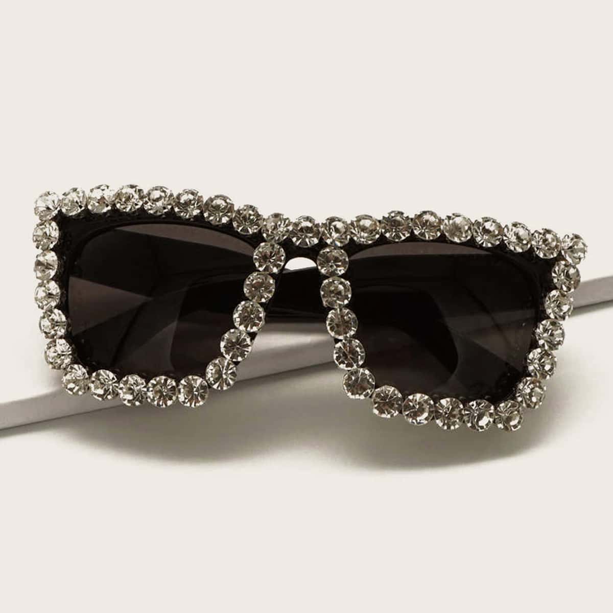 

Rhinestone Decor Frame Sunglasses With Case