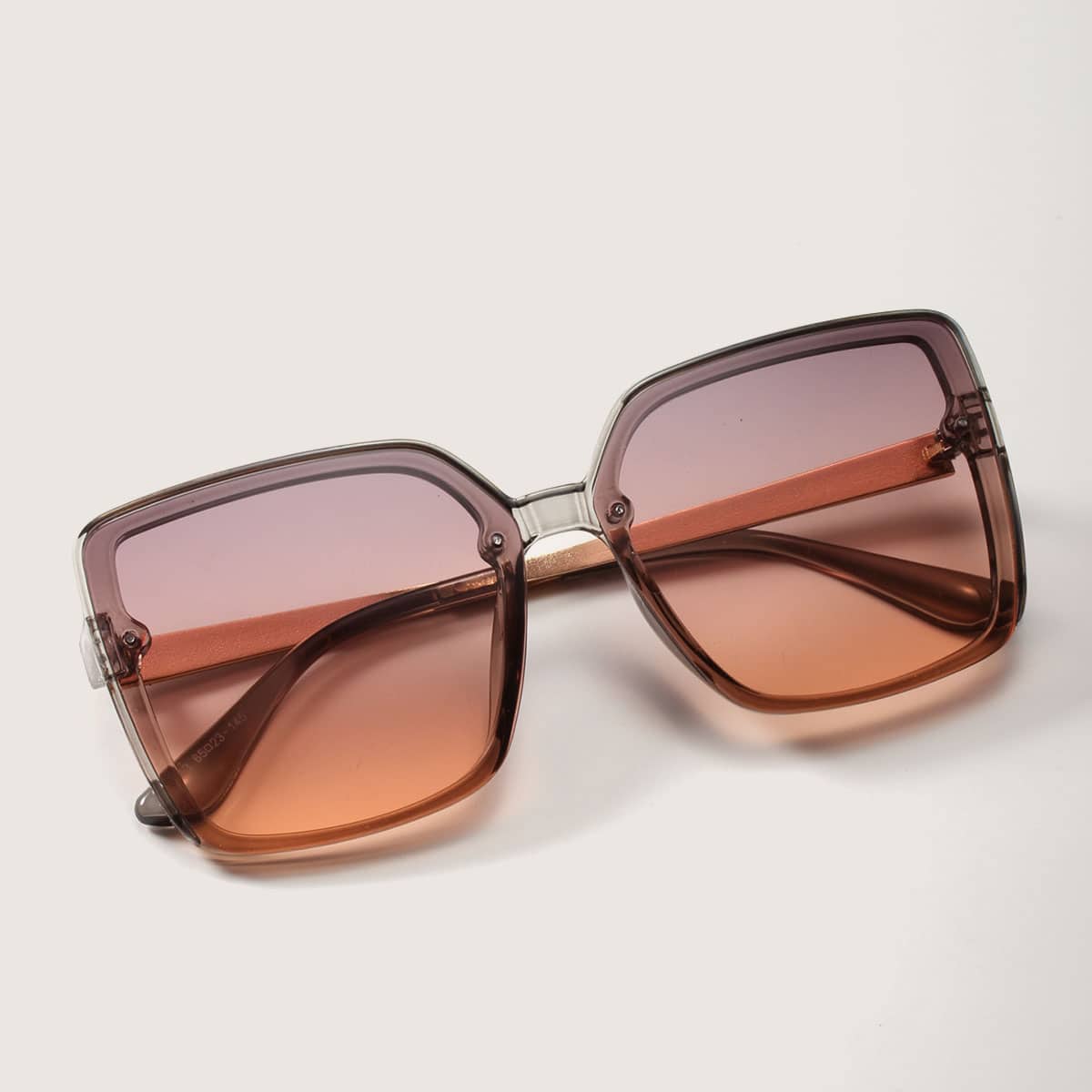 

Square Clear Frame Sunglasses With Case, Multicolor