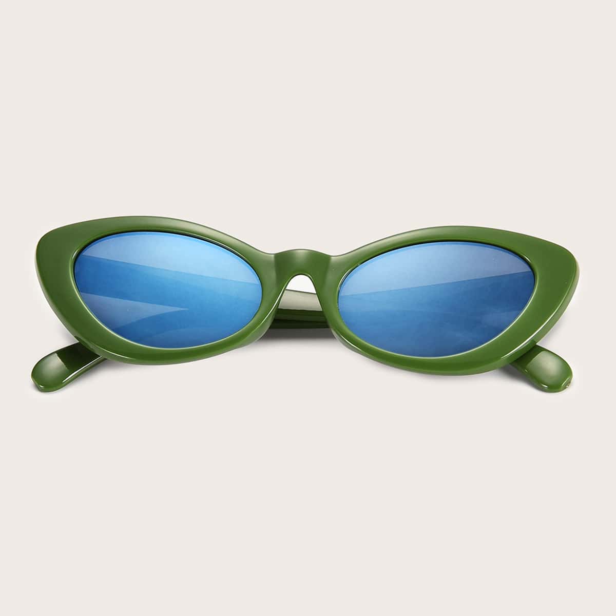 

Cat Eye Sunglasses With Case, Green