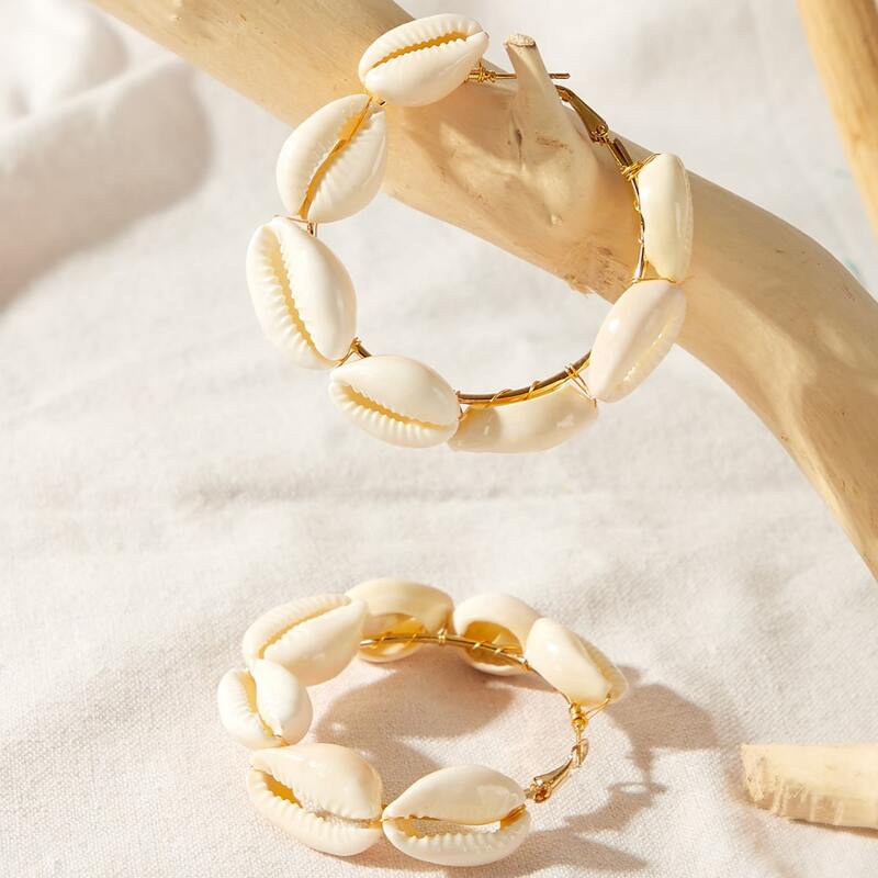 

1pair Shell Decor Hoop Earrings, White