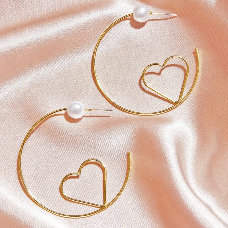 

1pair Pearl & Heart Decor Cuff Hoop Earrings, Gold