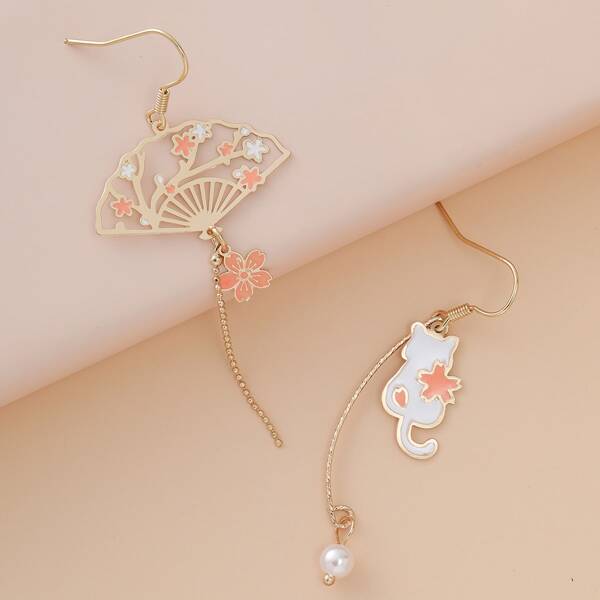 

1pair Fan & Cat Charm Pearl Decor Drop Earrings, Gold
