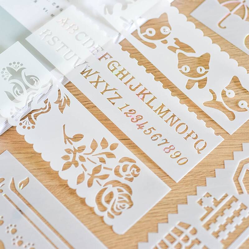 

8pcs Hollow Pattern Random Ruler, White