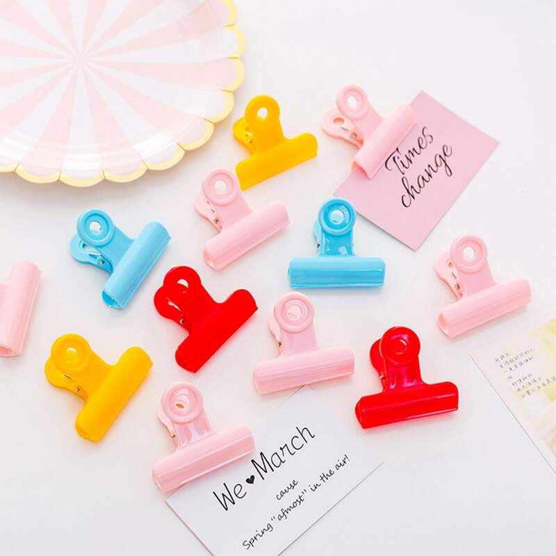 

2pcs Solid Random Card Clip, Multicolor