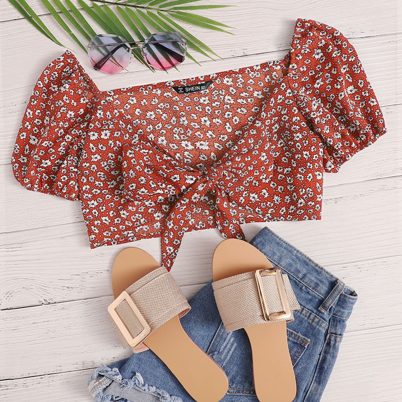 

Sweetheart Neck Tie Front Ditsy Floral Crop Top, Burgundy