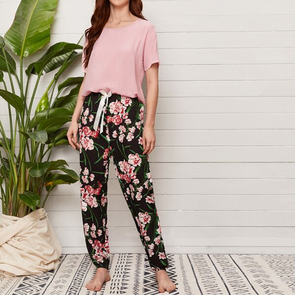 

Solid Tee & Floral Pants PJ Set, Multicolor