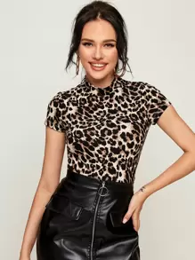 SHEIN Privé Camiseta de leopardo de manga de casquillo