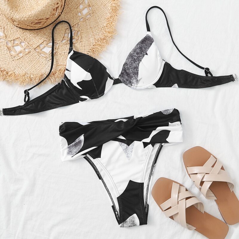 

Graphic Print Underwire High Waisted Bikini Swimsuit, Black and white